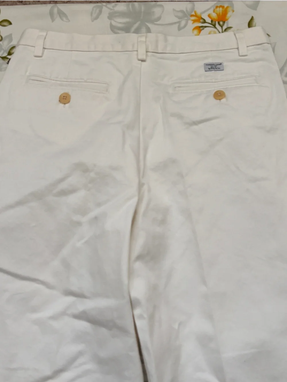 Vineyard Vines Size 12 White Pants - Picture 6 of 9
